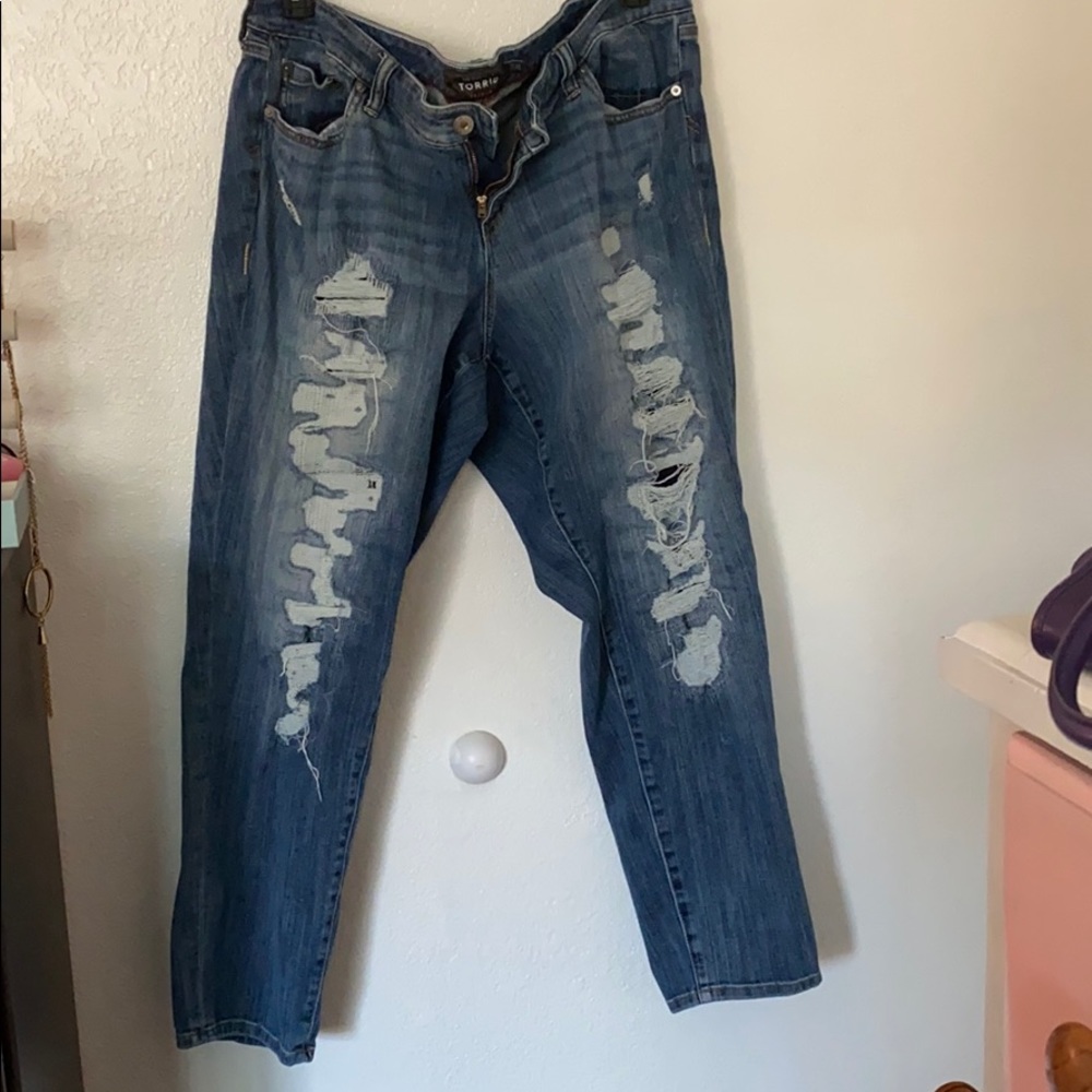 ✨Torrid Plus Size Boyfriend Distressed Jeans